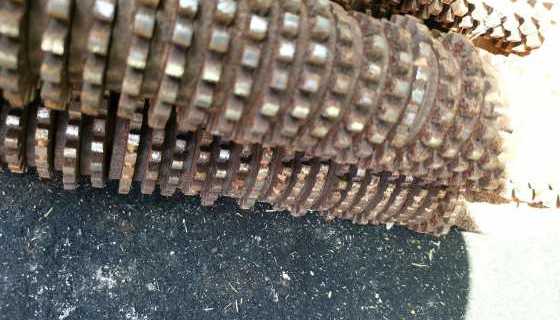 Compromised rotor for total absence of cleaning and long stop of the machine (if venus is used rarely and after the last use it hasn't been cleaned, the rotor looks like an encrusted block of cemented blades and spacers)